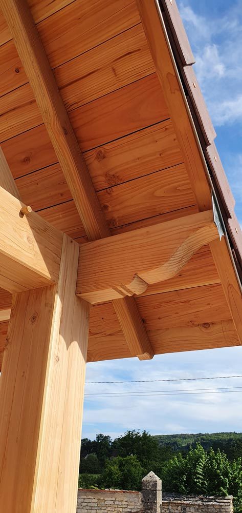 Sous-face de toiture en bois