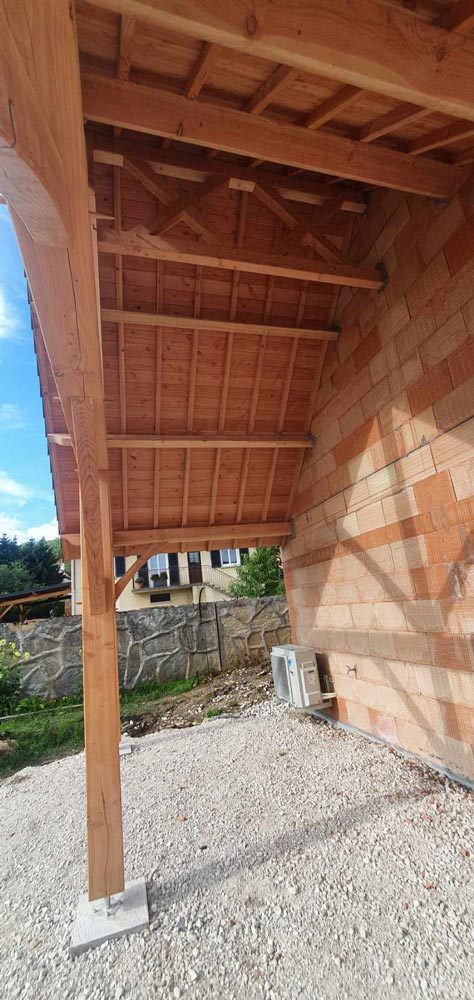 Structure bois d'un abri ouvert