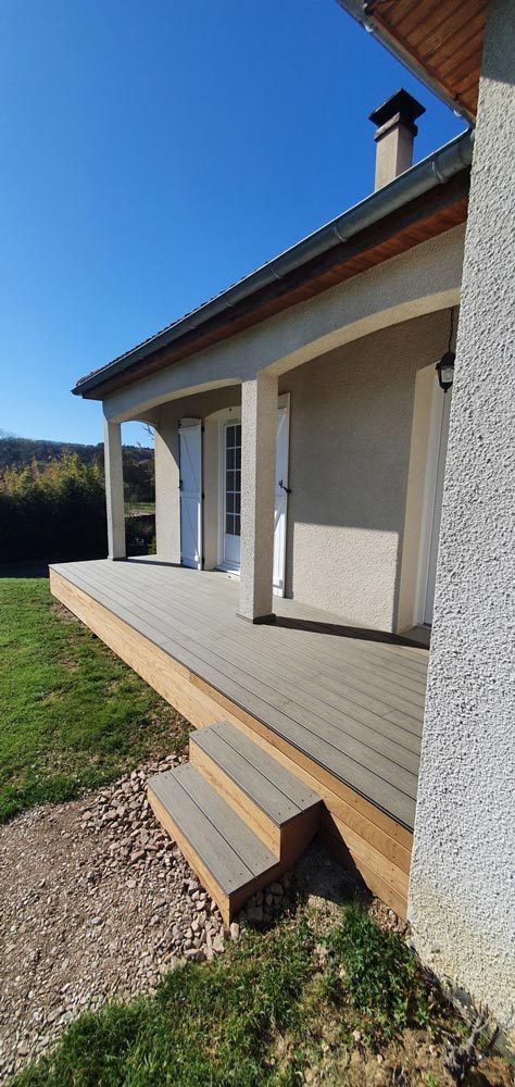 Auvent et bardage sur maison